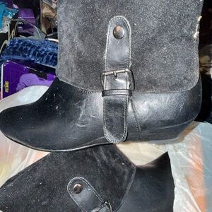 Source Unknown Black Suede & Leather Ankle Boots